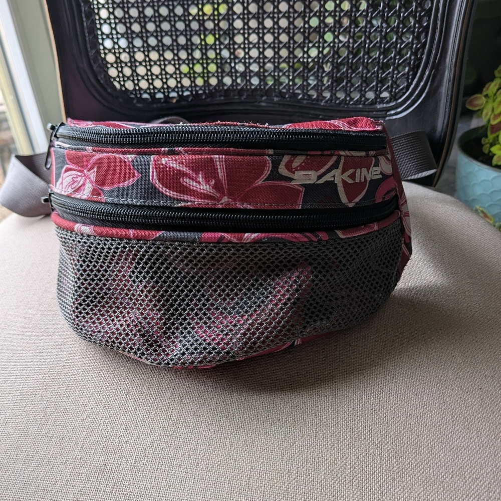 Dakine Hawaiian Pink Floral Hip Pack